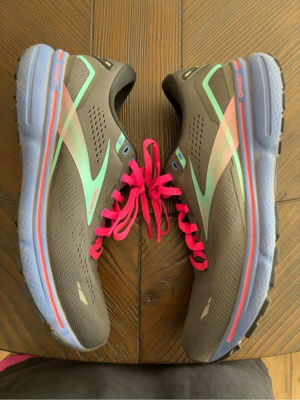 Brooks Ghost 16 Women’s Size 9.5 Medium Grey Pink Running Shoes